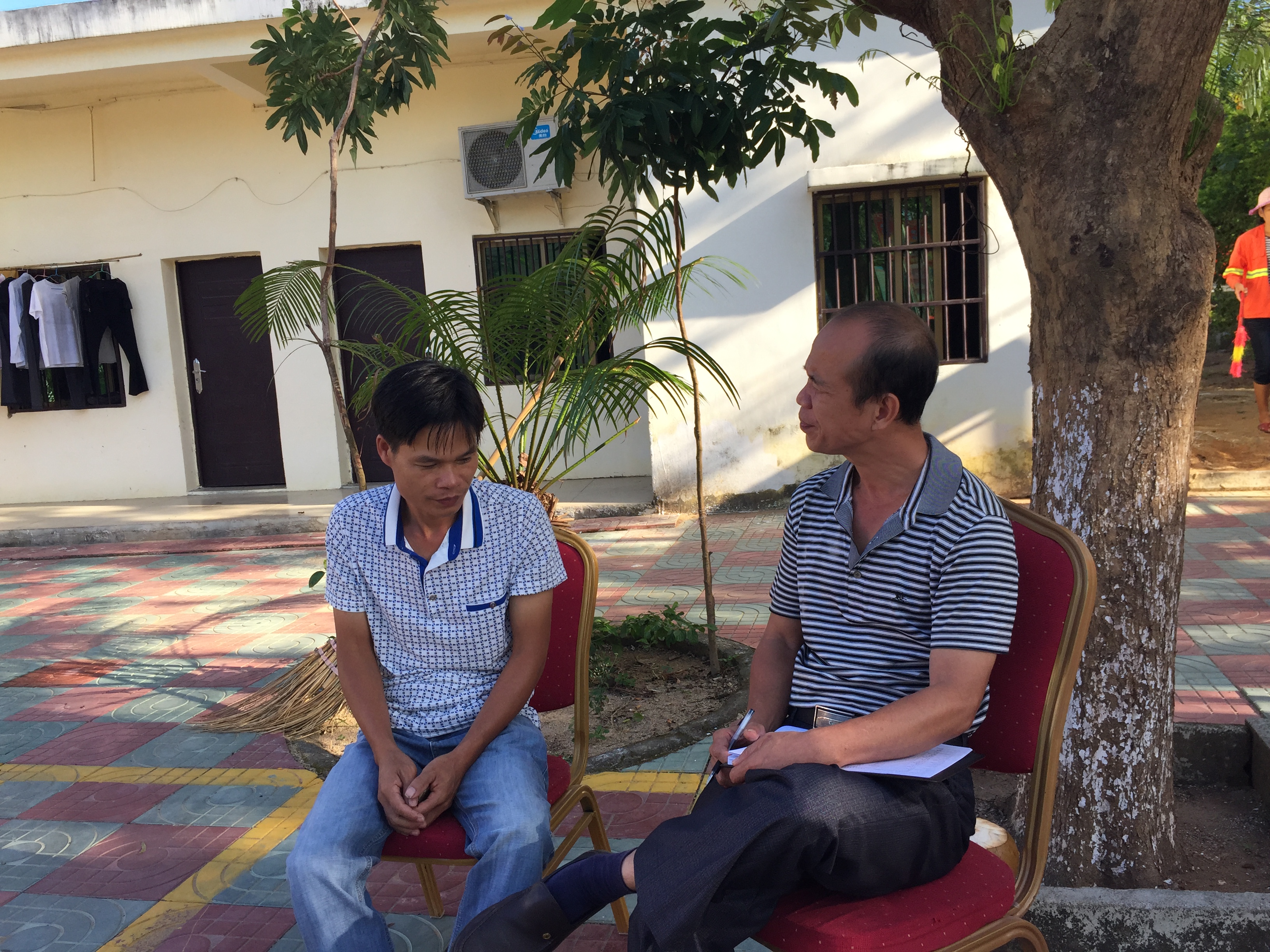 教育与心理学院持续推进精准扶贫工作