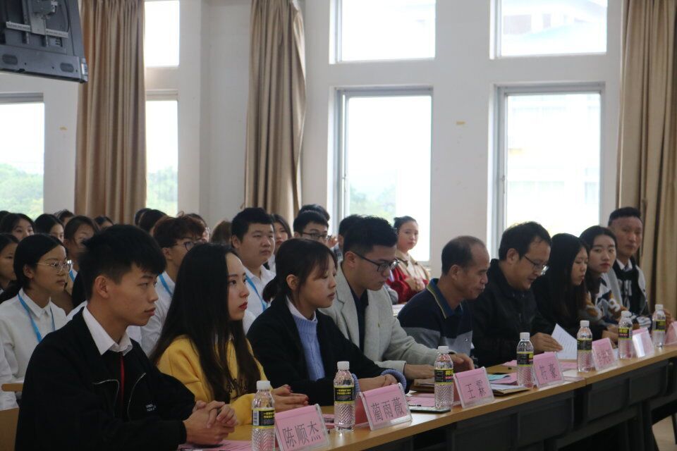 教育与心理学院举行青年马工程启动仪式