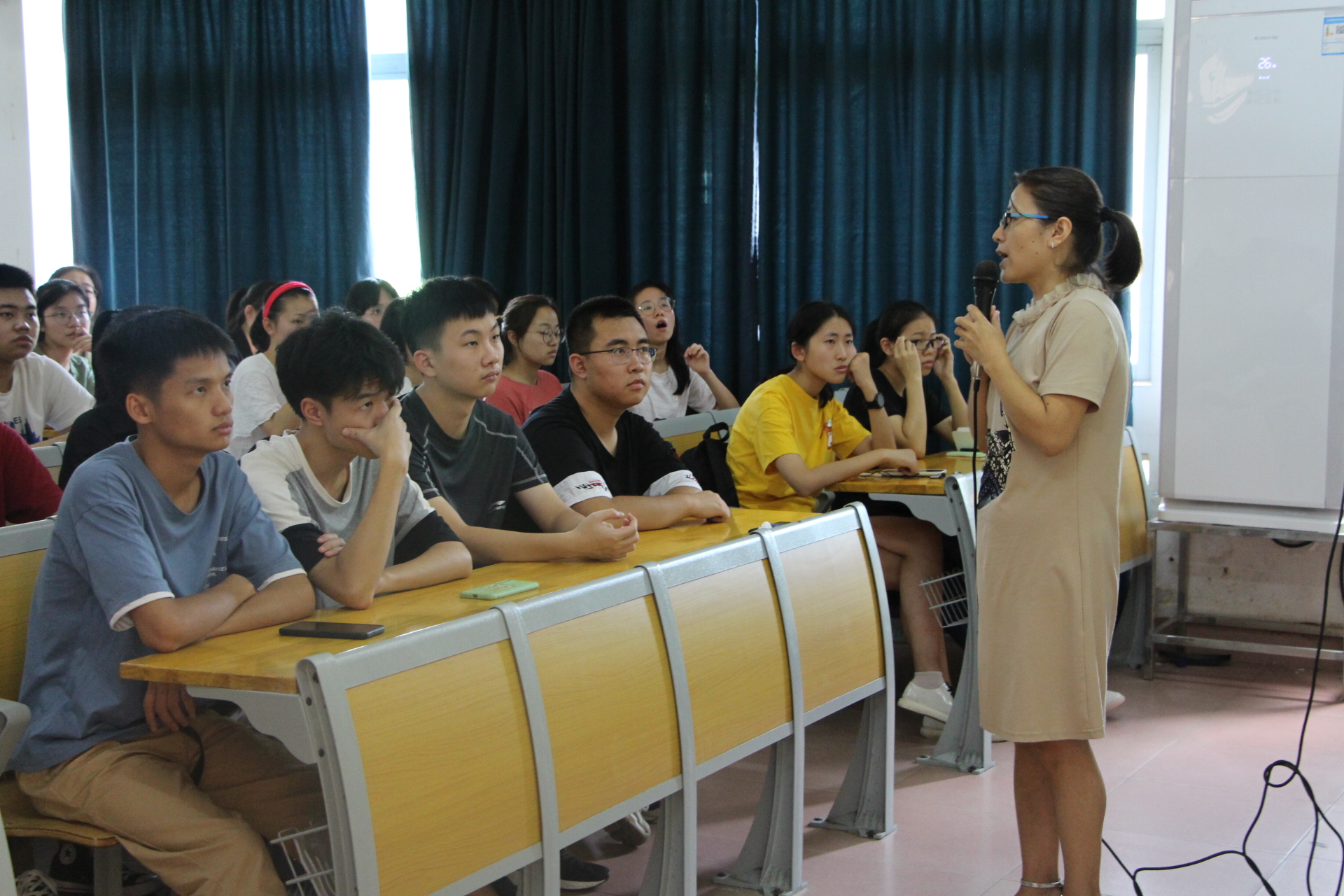 心理学院2020级新生入学教育系列讲座二：走进心理学院    