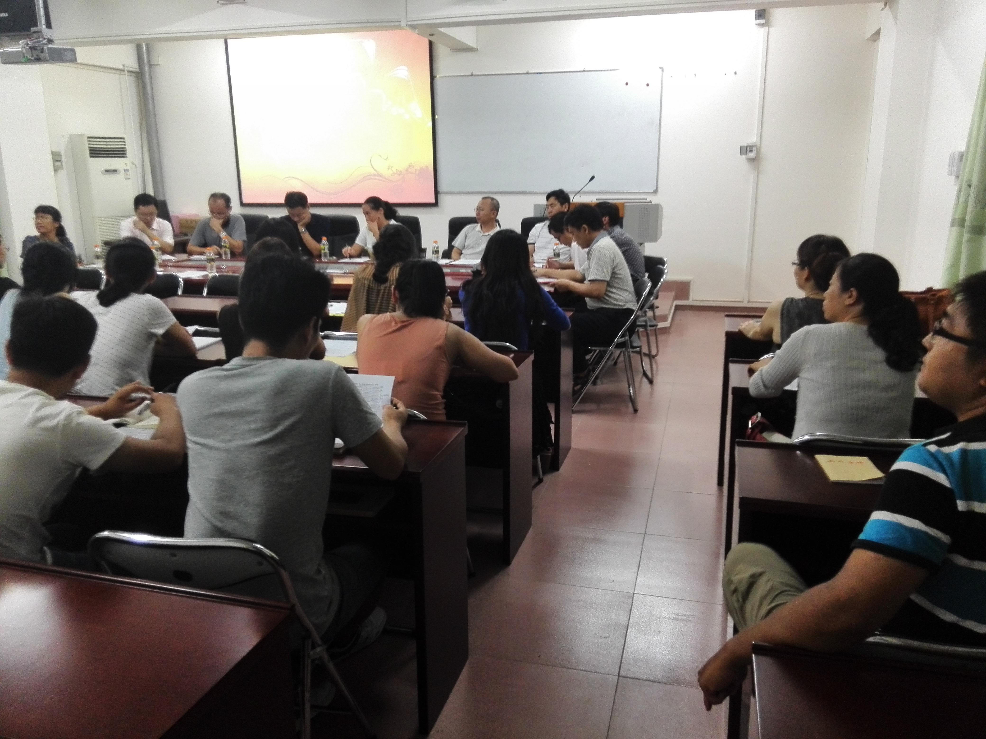 我院举办2014级研究生导师见面会暨师生交流会